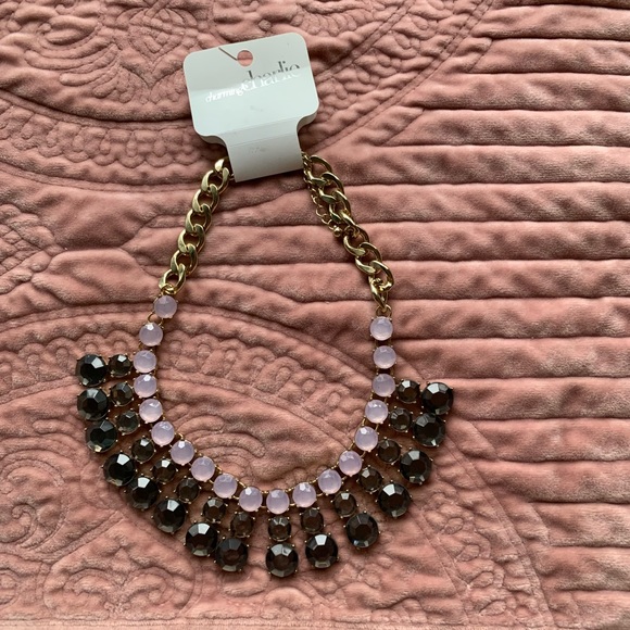 Lilac gray crystal necklace - Picture 2 of 3